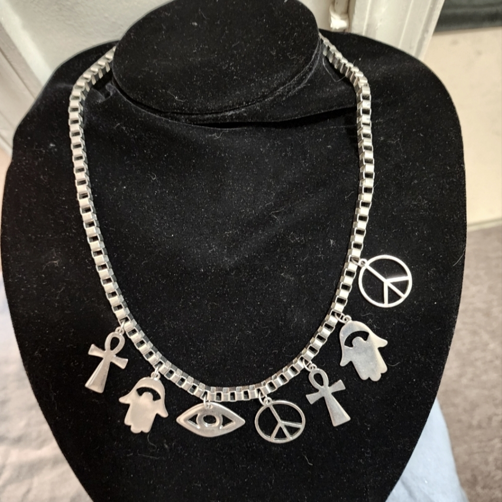 Unisex silver metal multicharm love peace faith q8" necklace